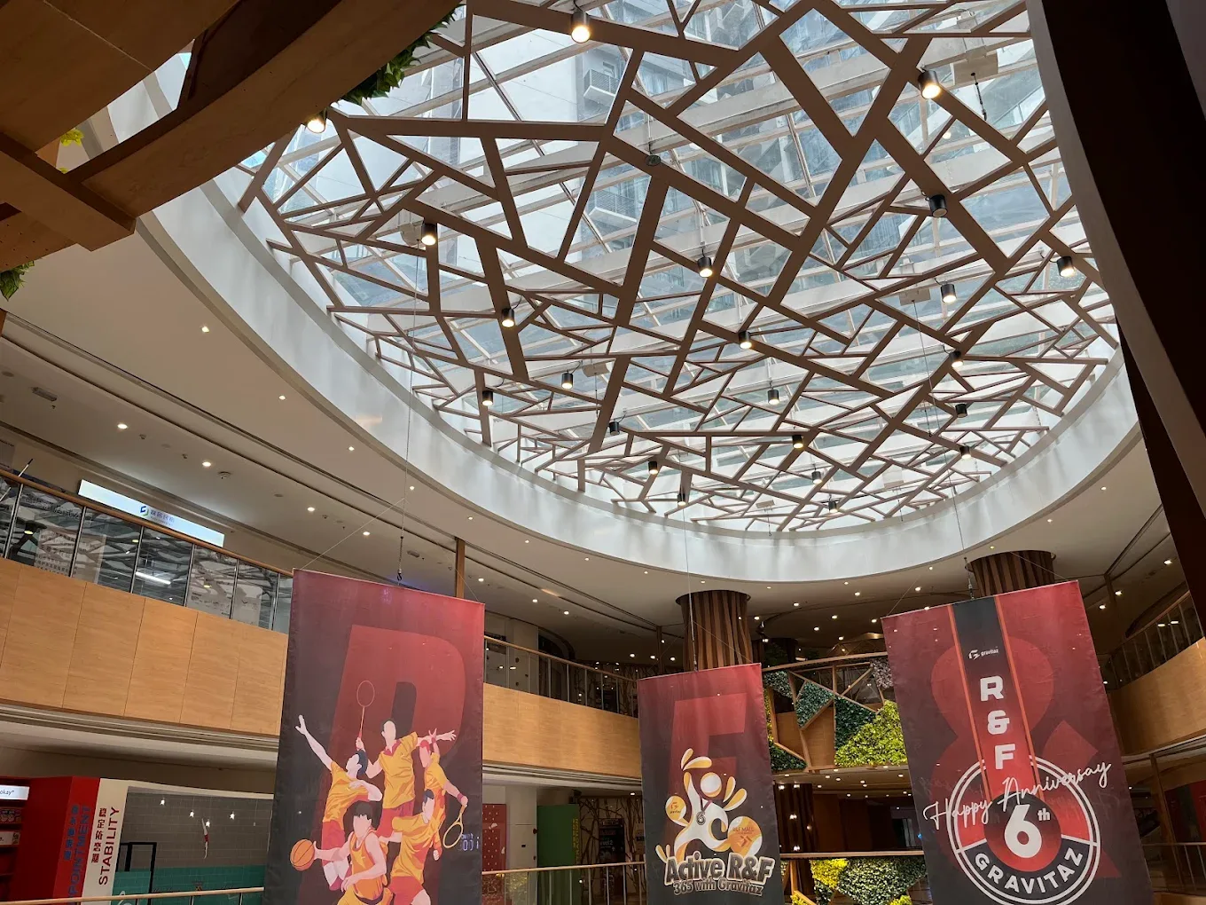 R&F Mall — foto sebenar 6