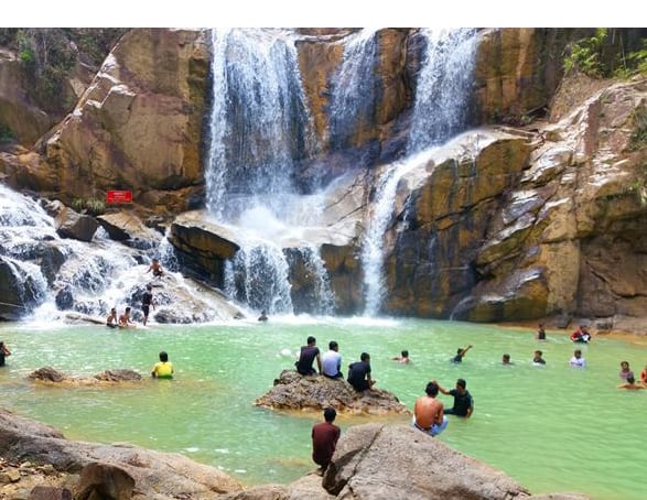 Gambar 3 Sg Pandan Waterfall Campsite by ROH