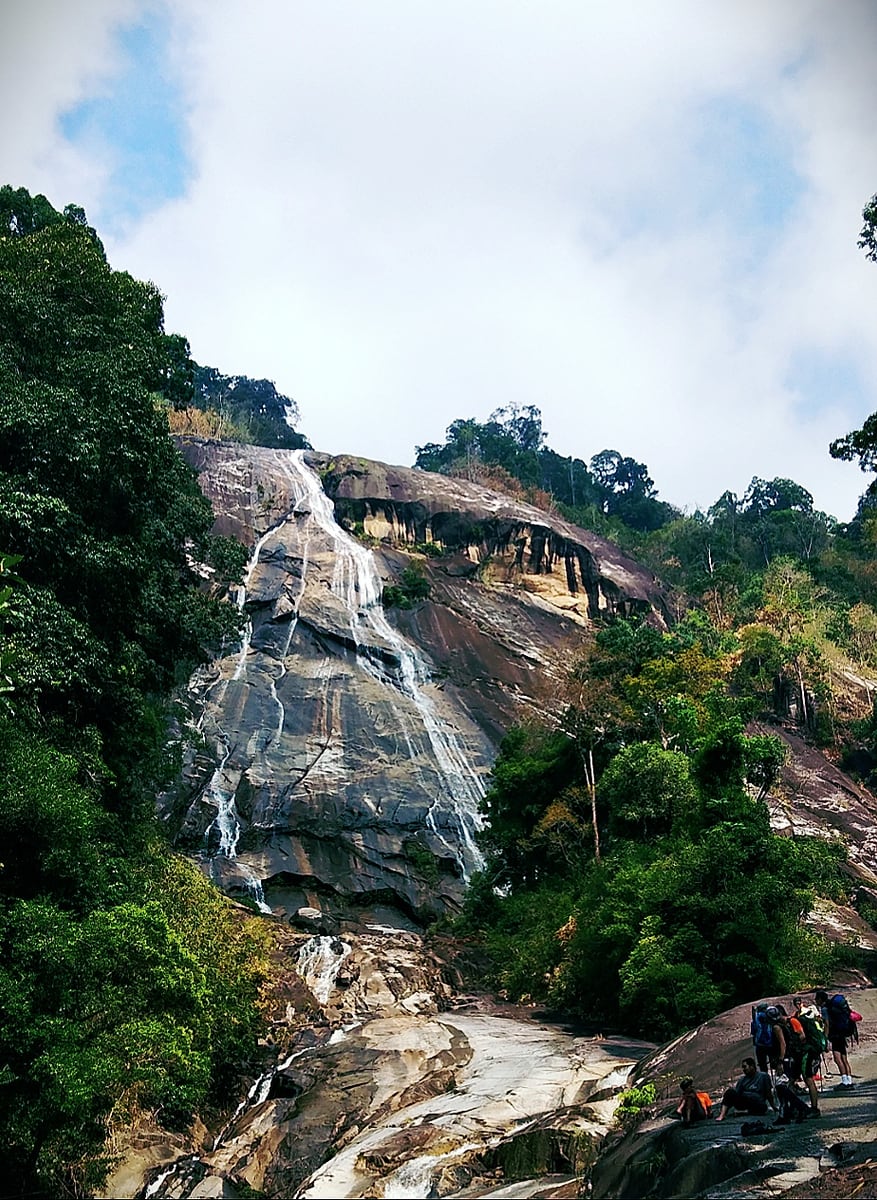 Gambar 2 Stong Waterfall (Baha's Camp)