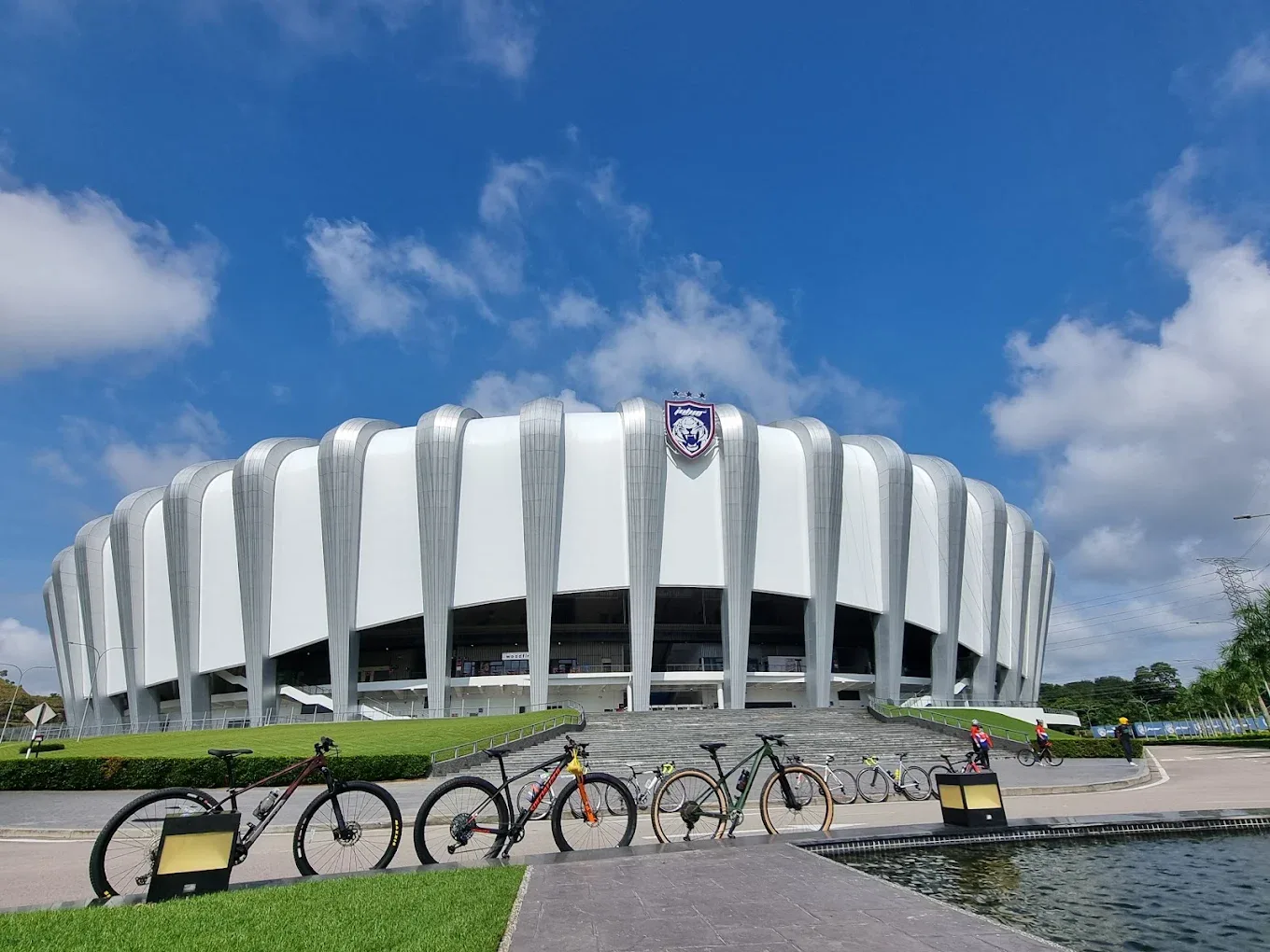 Sultan Ibrahim Stadium — foto sebenar 5