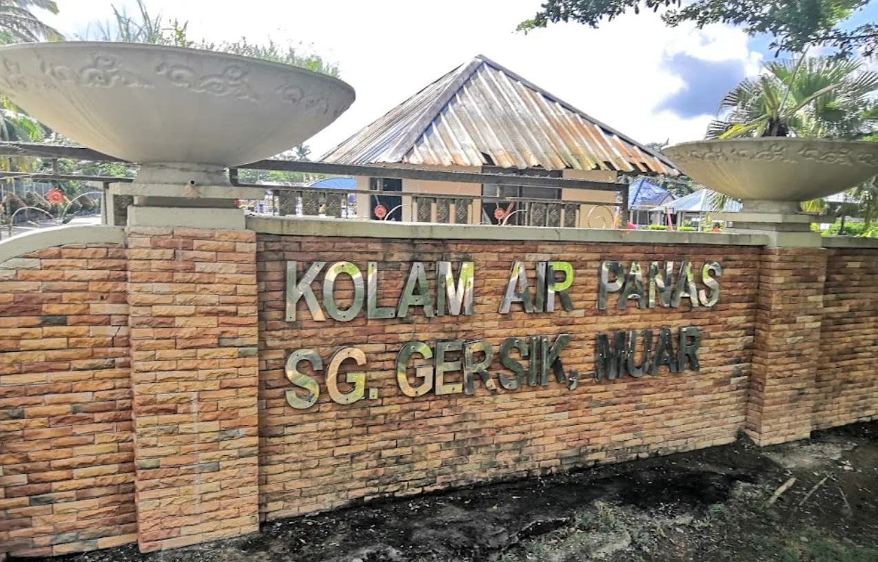Sungai Gersik Hot Spring — foto sebenar 2