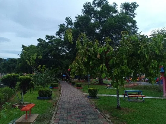 Taman Rekreasi Tasik Y — foto sebenar 4