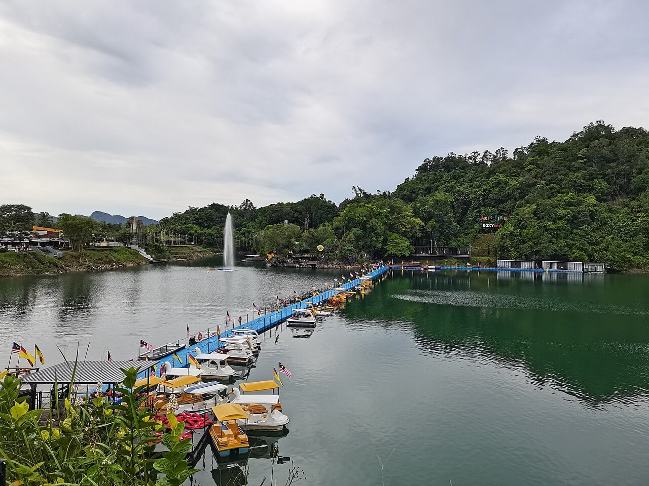 Gambar Tasik Biru Sarawak Delta Geopark