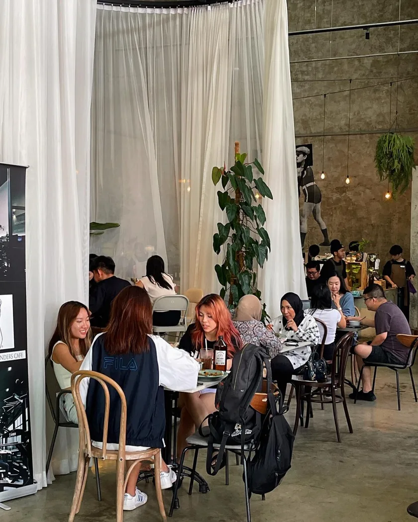 The FOUNDERS Cafe — foto sebenar 3