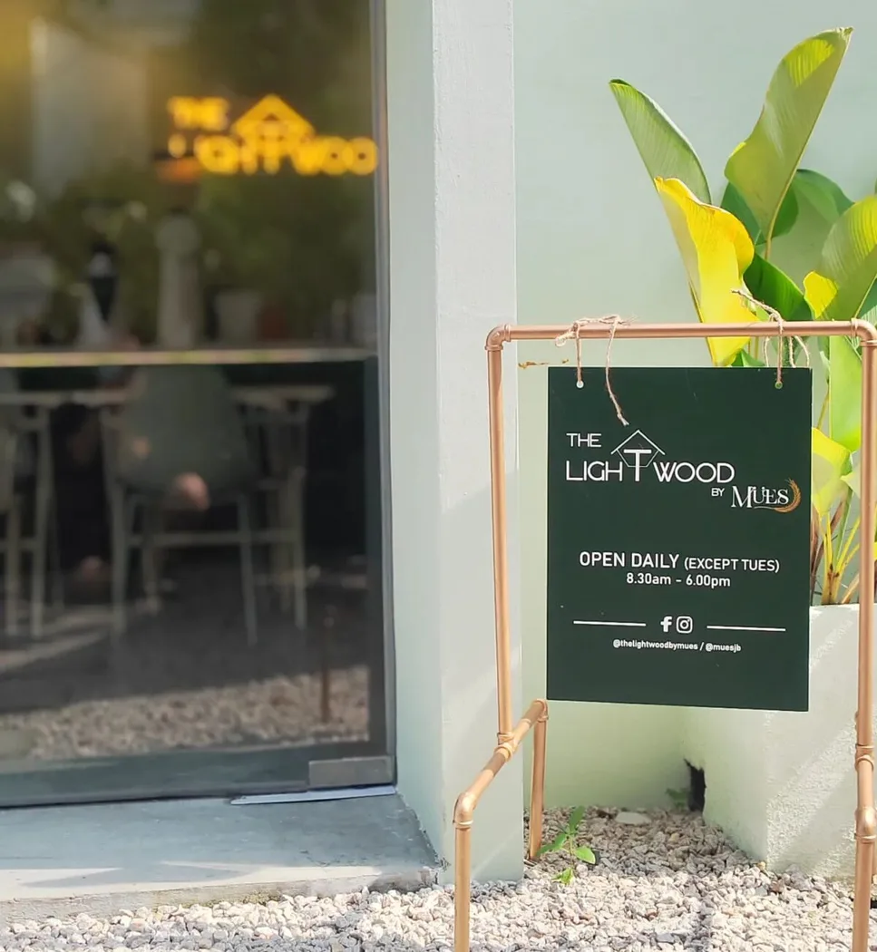 The Lightwood by Mues — foto sebenar 3