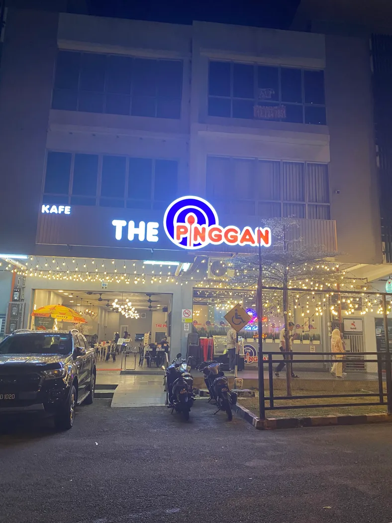 The Pinggan Cafe — foto sebenar 3