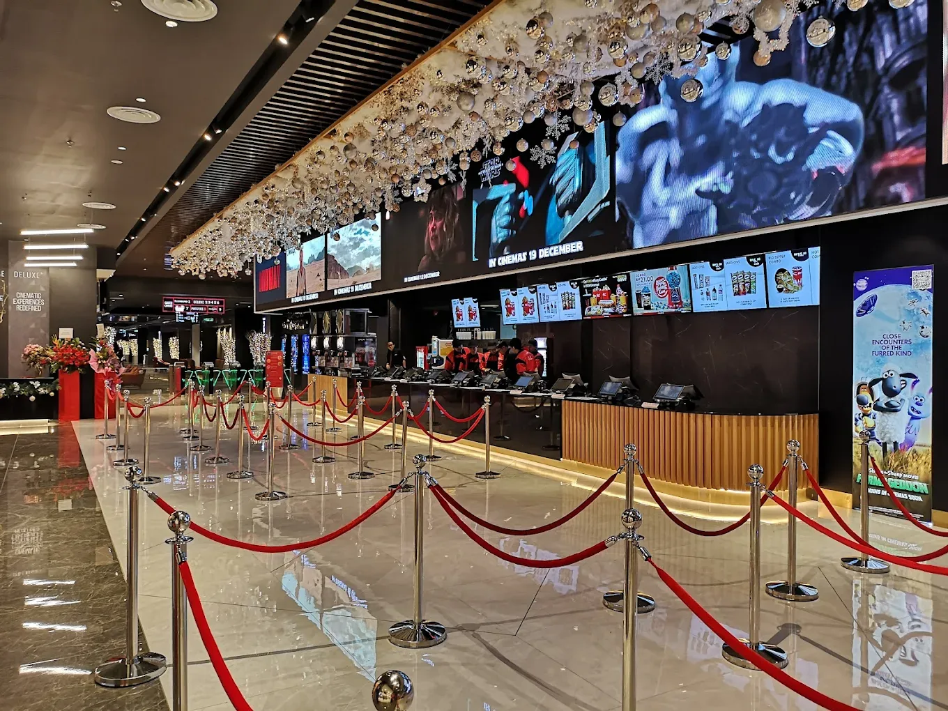 Toppen Shopping Centre — foto sebenar 4