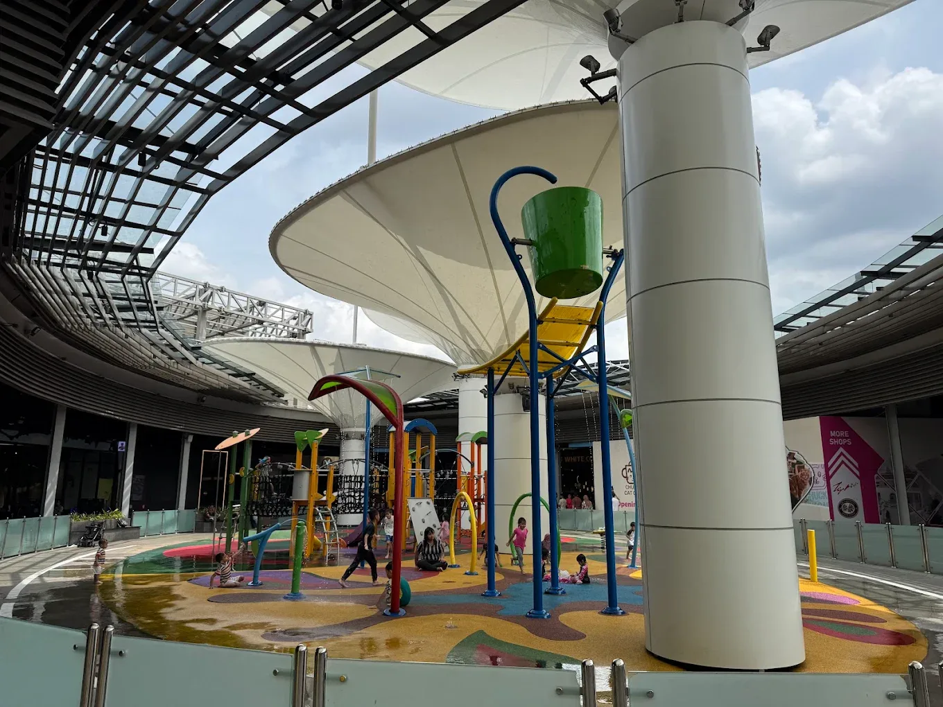 Toppen Shopping Centre — foto sebenar 6