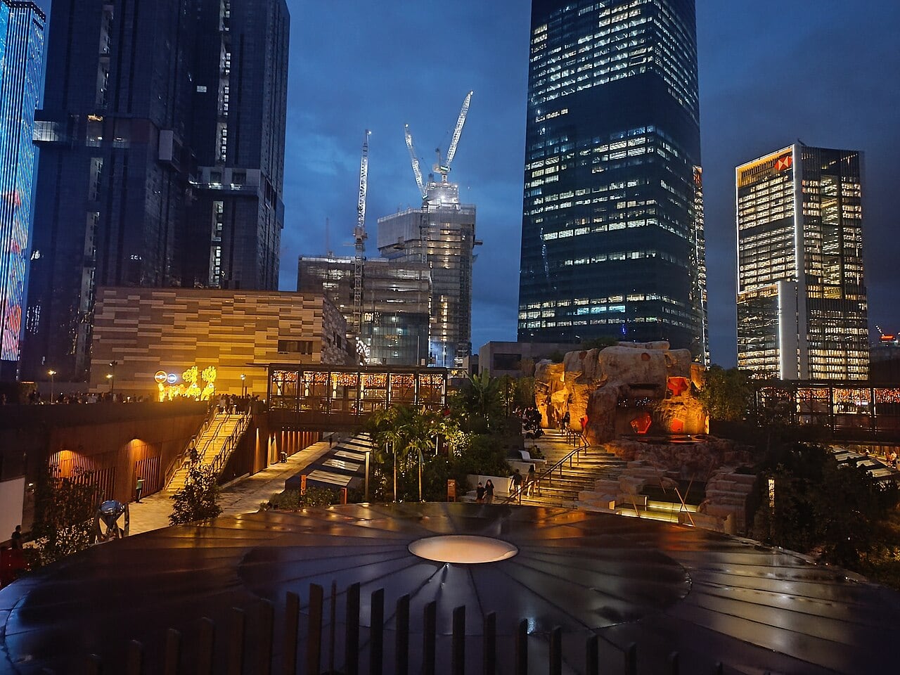 Gambar 3 TRX City Park