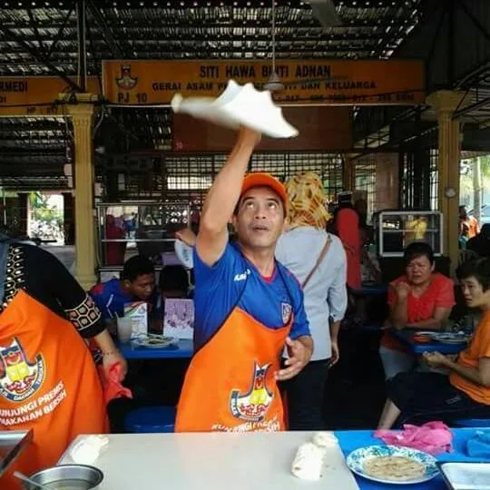Warong Pak Ari Roti Canai Terbang Ledang — foto sebenar 3